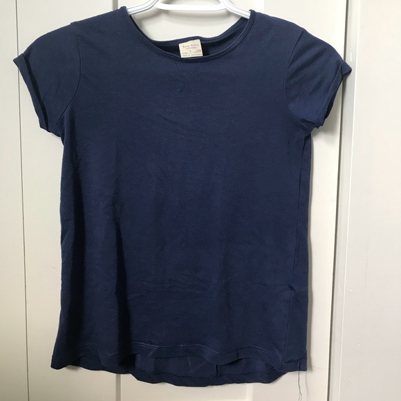 2 T-Shirts - Picture 4 of 5